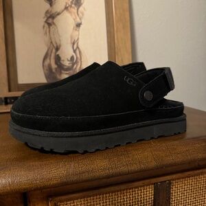 WOMENS UGG® Goldenstar Clog - Black size 8